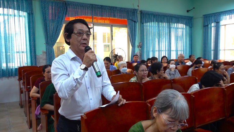 Cử tri phát biểu ý kiến