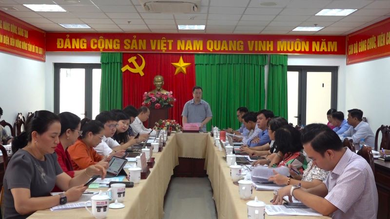 Đoàn giám sát làm việc