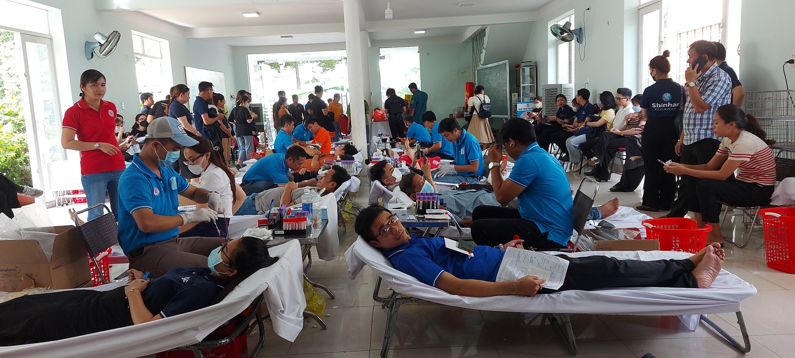 Hiến máu tình nguyện