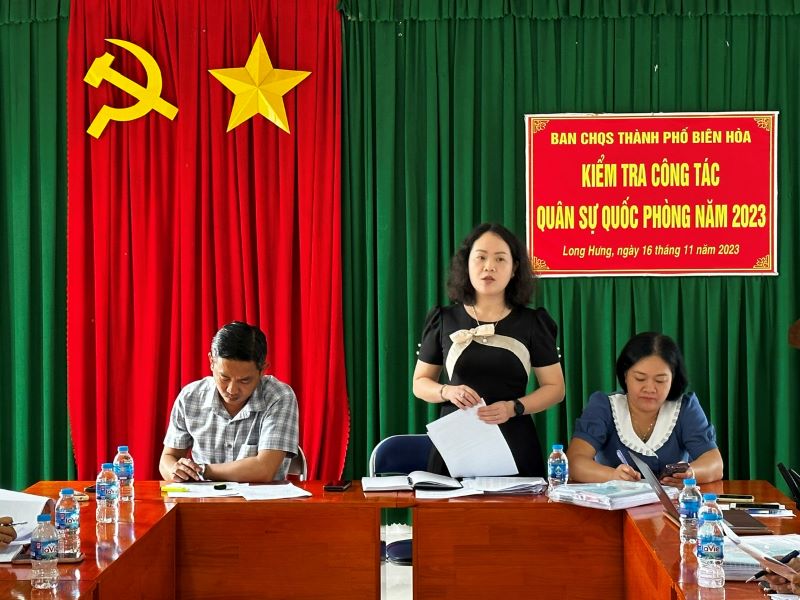 Bà Dương Phụng HIếu - Trưởng Ban Kinh tế - Xã hội