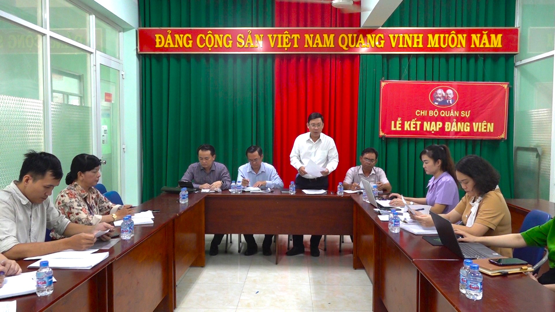 Đoàn giám sát làm việc