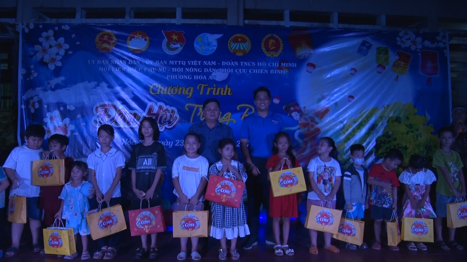 thi làm lồng đèn