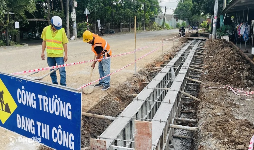 Sập mương nước