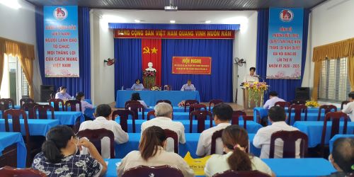 Tổ đại biểu Hội đồng nhân dân tỉnh và thành phố đơn vị số 4 tiếp xúc cử tri phường Bửu Long.jpg