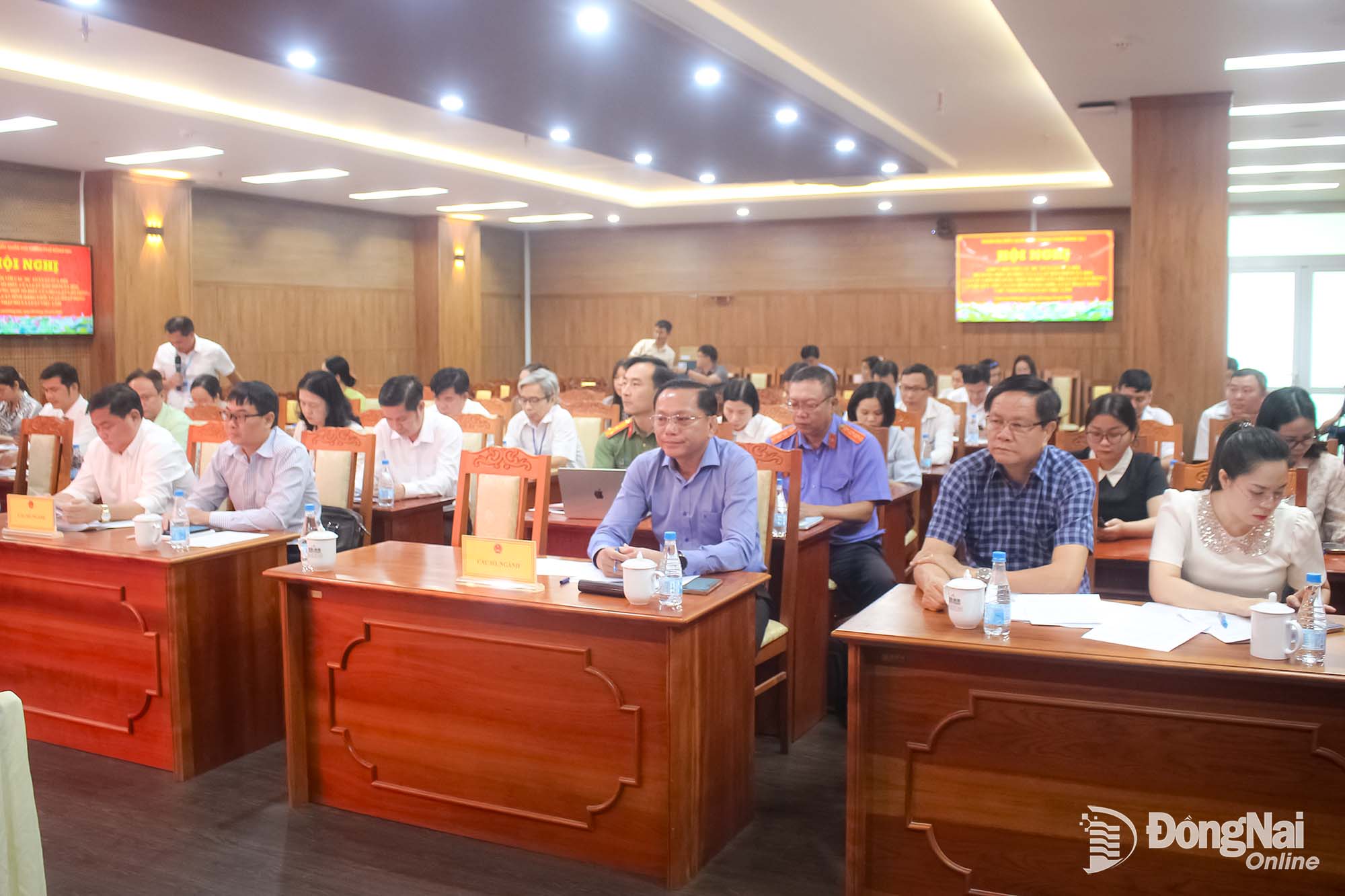 Đại biểu tham dự hội nghị góp ý dự án luật